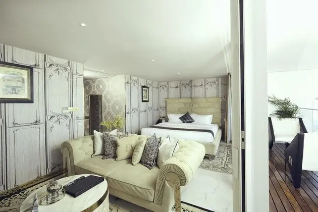 Classic One Bedroom Suite