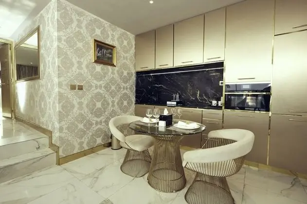 Deluxe One Bedroom Suite