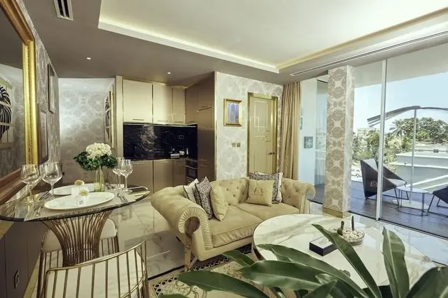 Deluxe One Bedroom Suite