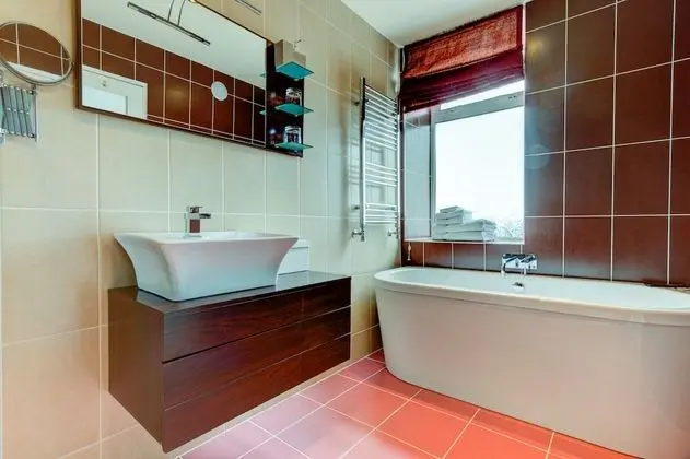 Tek Büyük Yataklı Oda, Banyolu/Duşlu (Four Poster)