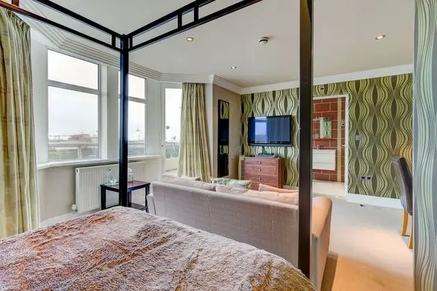 Tek Büyük Yataklı Oda, Banyolu/Duşlu (Four Poster)