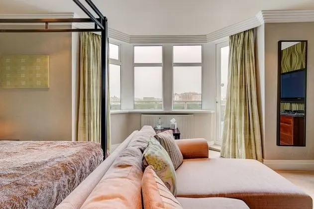 Tek Büyük Yataklı Oda, Banyolu/Duşlu (Four Poster)