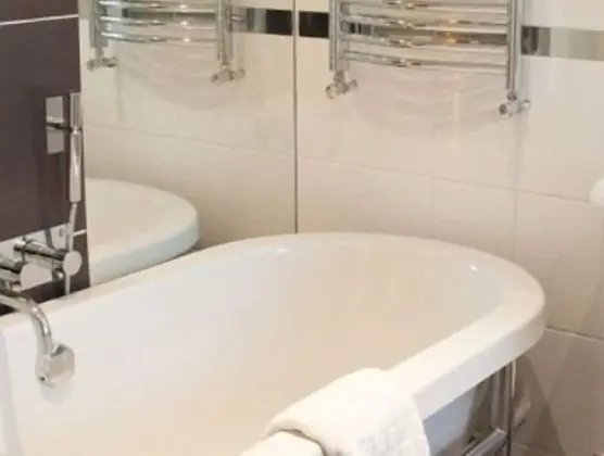 Luxury Tek Büyük Yataklı Oda, Banyolu/Duşlu