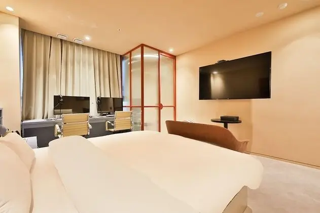 Deluxe Tek Büyük Yataklı Oda