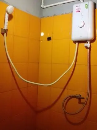 Mixed Dormitory with Shared Bathroom