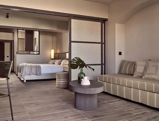 Evergreen Junior Suite with balcony