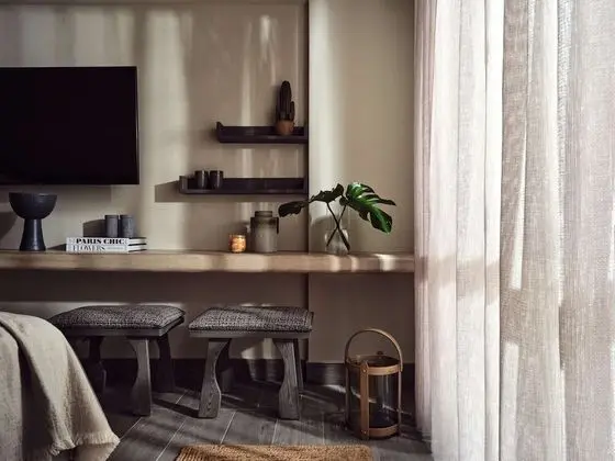 Evergreen Retreat with balcony