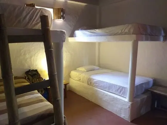 Ortak Ranzalı Oda, Karma Ranzalı Oda, Ortak Banyo (4 People)