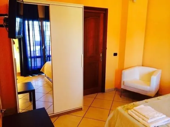 Business Tek Büyük Yataklı Oda