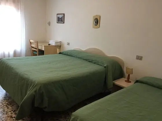 Üç Kişilik Oda