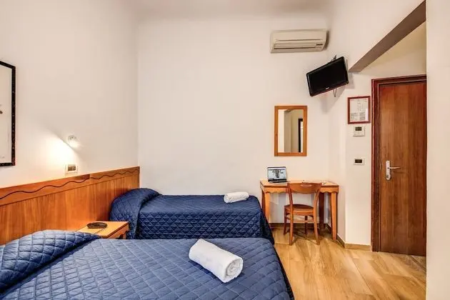 Üç Kişilik Oda