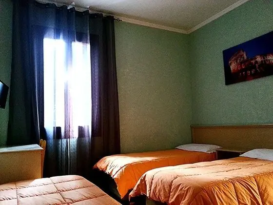 Üç Kişilik Oda