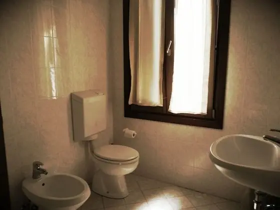 Üç Kişilik Oda