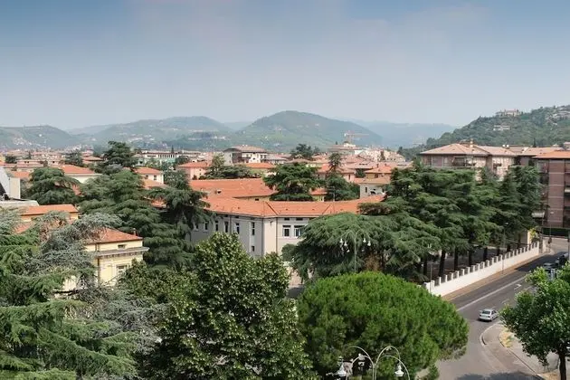 Economy Tek Büyük veya İki Ayrı Yataklı Oda, 2 Yatak Odası, Buzdolabı, Şehir Manzaralı