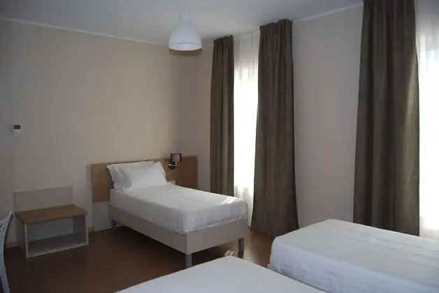 Üç Kişilik Oda