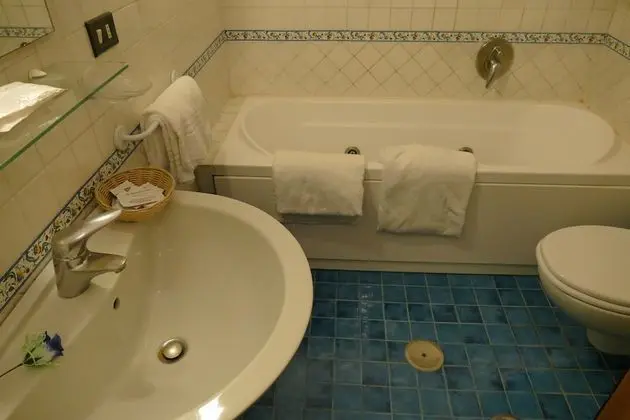 Deluxe Tek Büyük Yataklı Oda, Sıcak Su Küveti