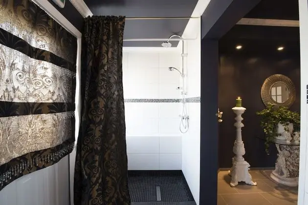 Basic Tek Kişilik Oda, Ortak Banyo