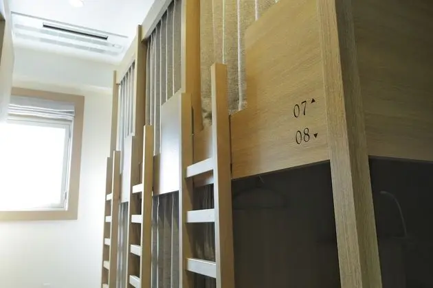 Ortak Ranzalı Oda, Sadece kadınlar için
