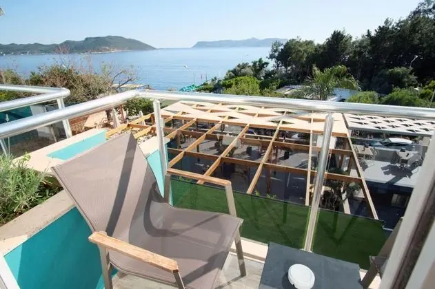 Triple,deniz Manzaralı,balkonlu