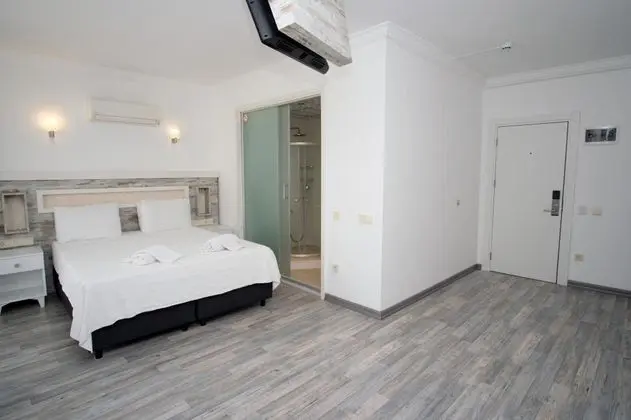 Triple,kısmi Deniz Manzaralı,balkonlu