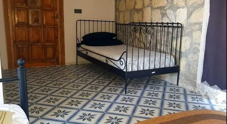 Family Oda, Bahçe Manzaralı