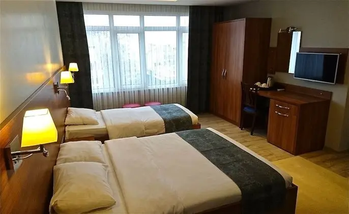 Classic Üç Kişilik Oda