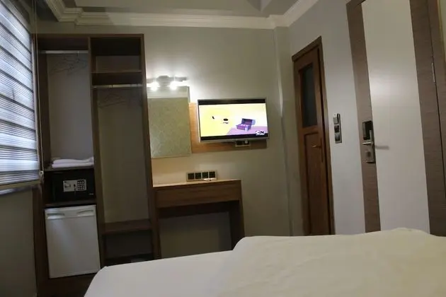 Tek Büyük Yataklı Oda