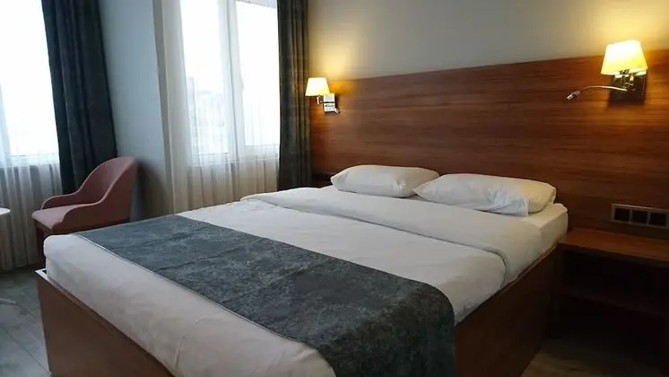 Tek Büyük Yataklı Oda
