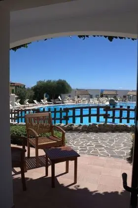 Comfort Tek Büyük Yataklı Oda, Havuz Manzaralı