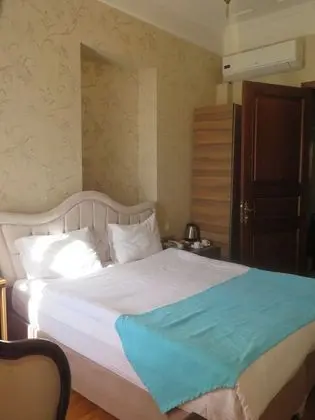 Classic Tek Büyük Yataklı Oda