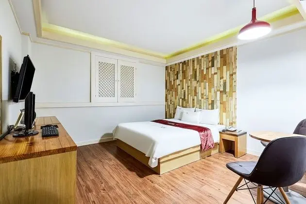 Non-Smoking Room