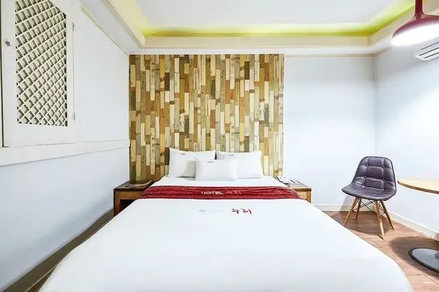 Non-Smoking Room