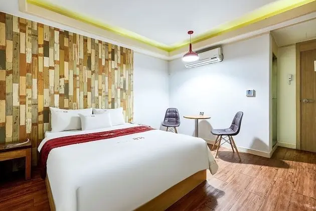 Non-Smoking Room