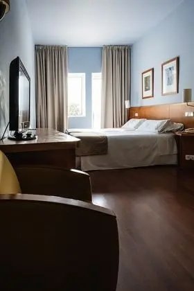 Tek Büyük veya İki Ayrı Yataklı Oda, Şehir Manzaralı