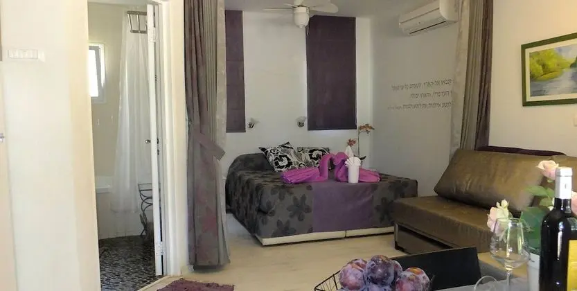 Deluxe Stüdyo, Jakuzi