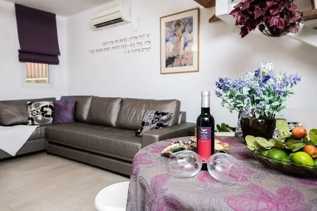 Deluxe Stüdyo, Jakuzi