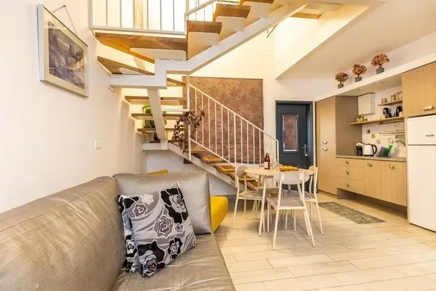 Deluxe Stüdyo, Jakuzi