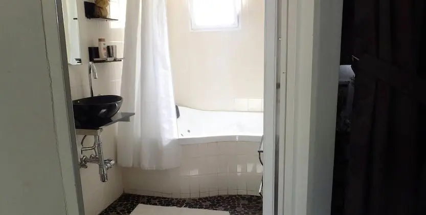 Deluxe Stüdyo, Jakuzi