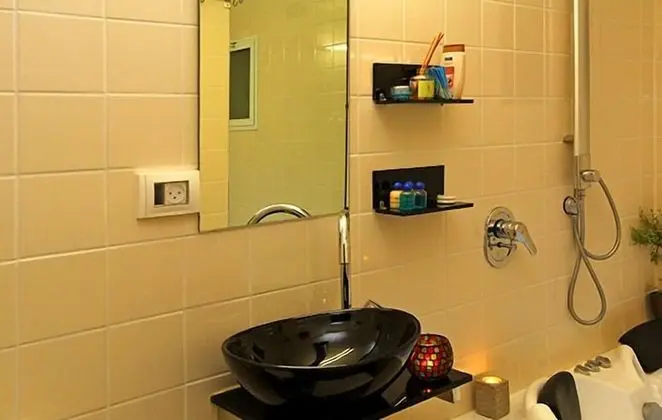 Deluxe Stüdyo, Jakuzi