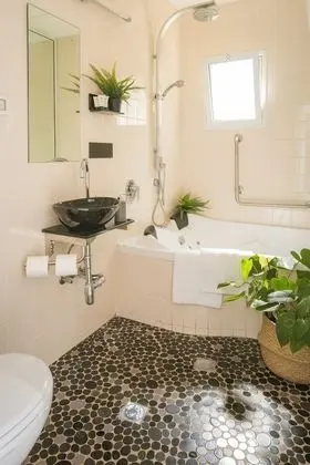 Deluxe Stüdyo, Jakuzi