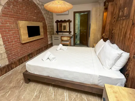Deluxe Oda, Havuz ve Bahçe Manzaralı, Balkonlu