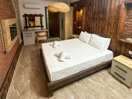 Deluxe Oda, Havuz ve Bahçe Manzaralı, Balkonlu