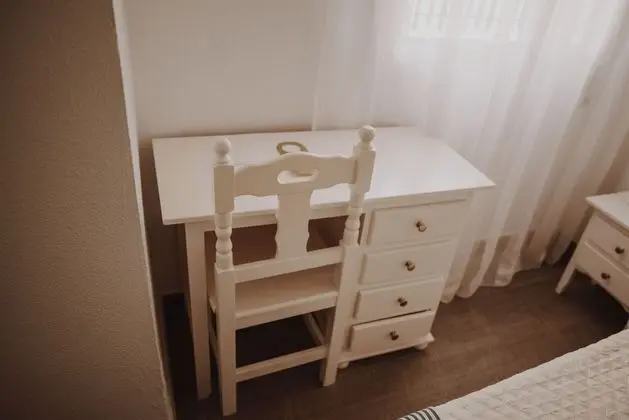 Tek Büyük Yataklı Oda, 1 Çift Kişilik Yatak, Zemin Kat