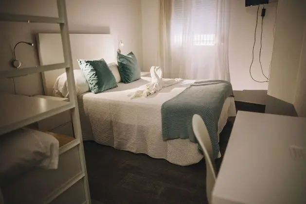 Tek Büyük Yataklı Oda, 1 Çift Kişilik Yatak, Zemin Kat