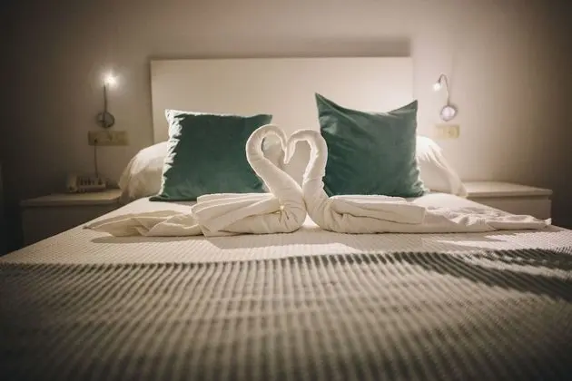 Tek Büyük Yataklı Oda, 1 Çift Kişilik Yatak, Zemin Kat