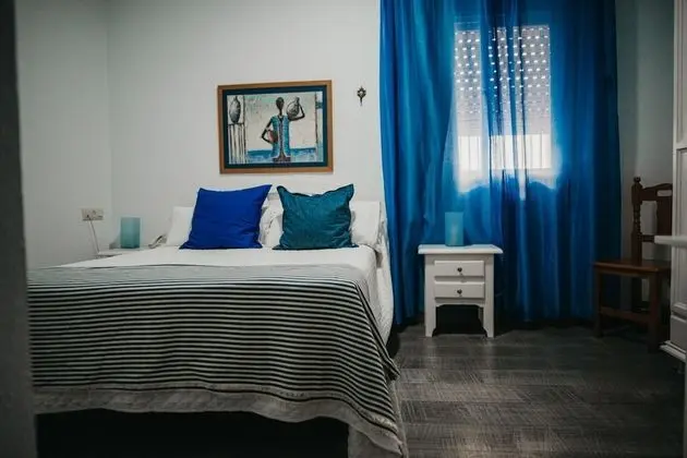 Tek Büyük Yataklı Oda, 1 Çift Kişilik Yatak, Zemin Kat