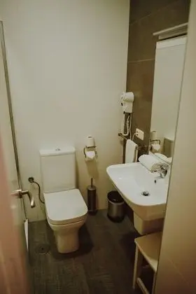 Tek Büyük Yataklı Oda, 1 Çift Kişilik Yatak, Zemin Kat