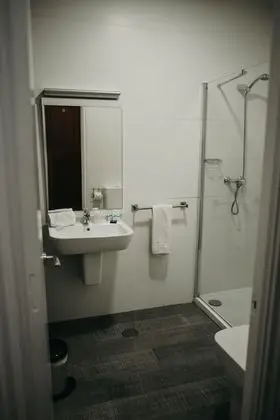 Tek Büyük Yataklı Oda, 1 Çift Kişilik Yatak, Zemin Kat