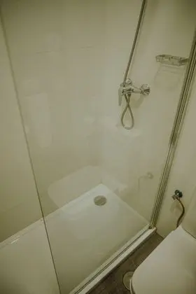 Tek Büyük Yataklı Oda, 1 Çift Kişilik Yatak, Zemin Kat