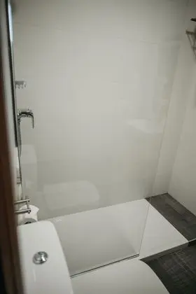 Tek Büyük Yataklı Oda, 1 Çift Kişilik Yatak, Zemin Kat